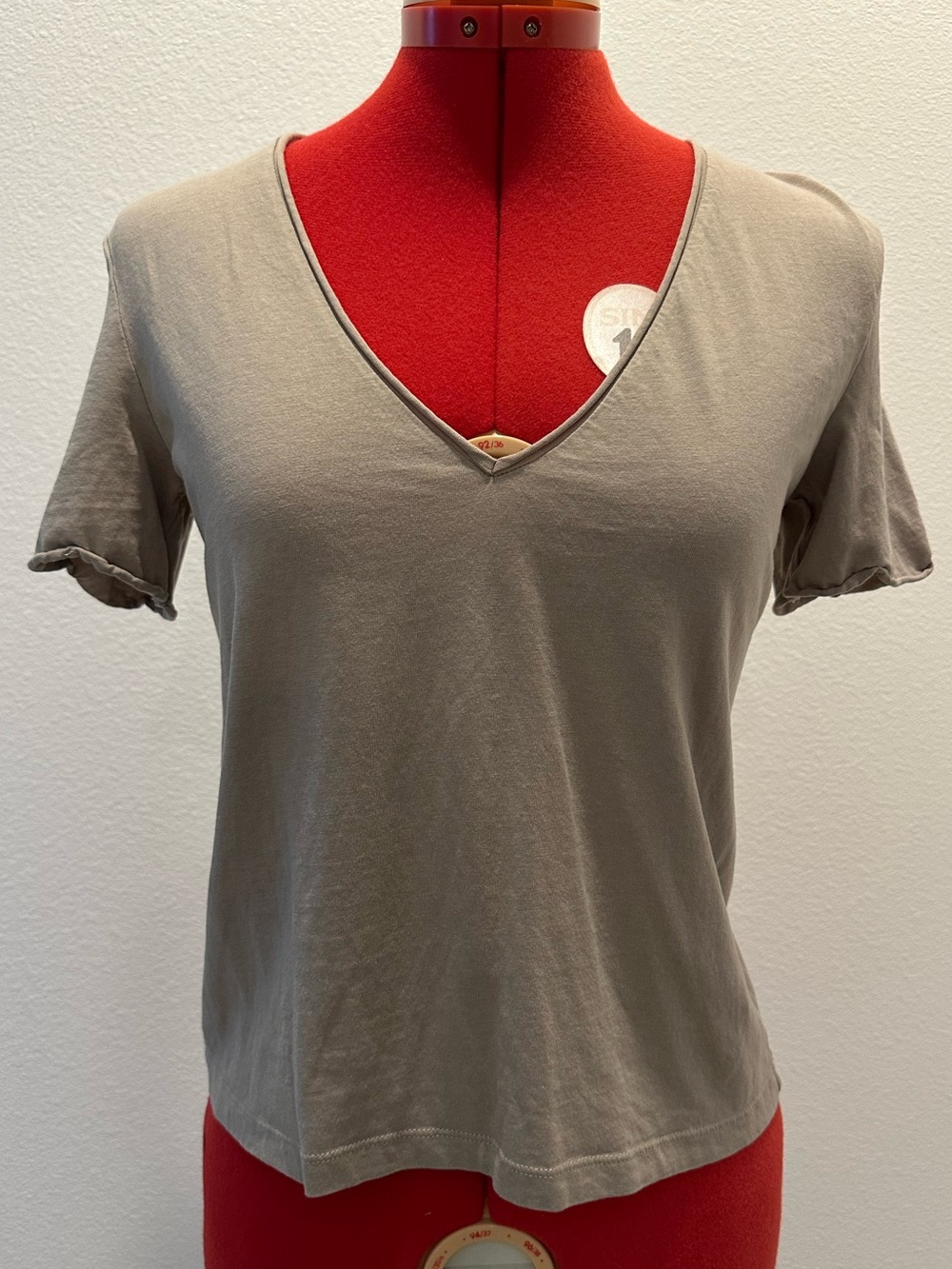Zara - Classic V-Neck Short Sleeve Top - Women's Extra Small
